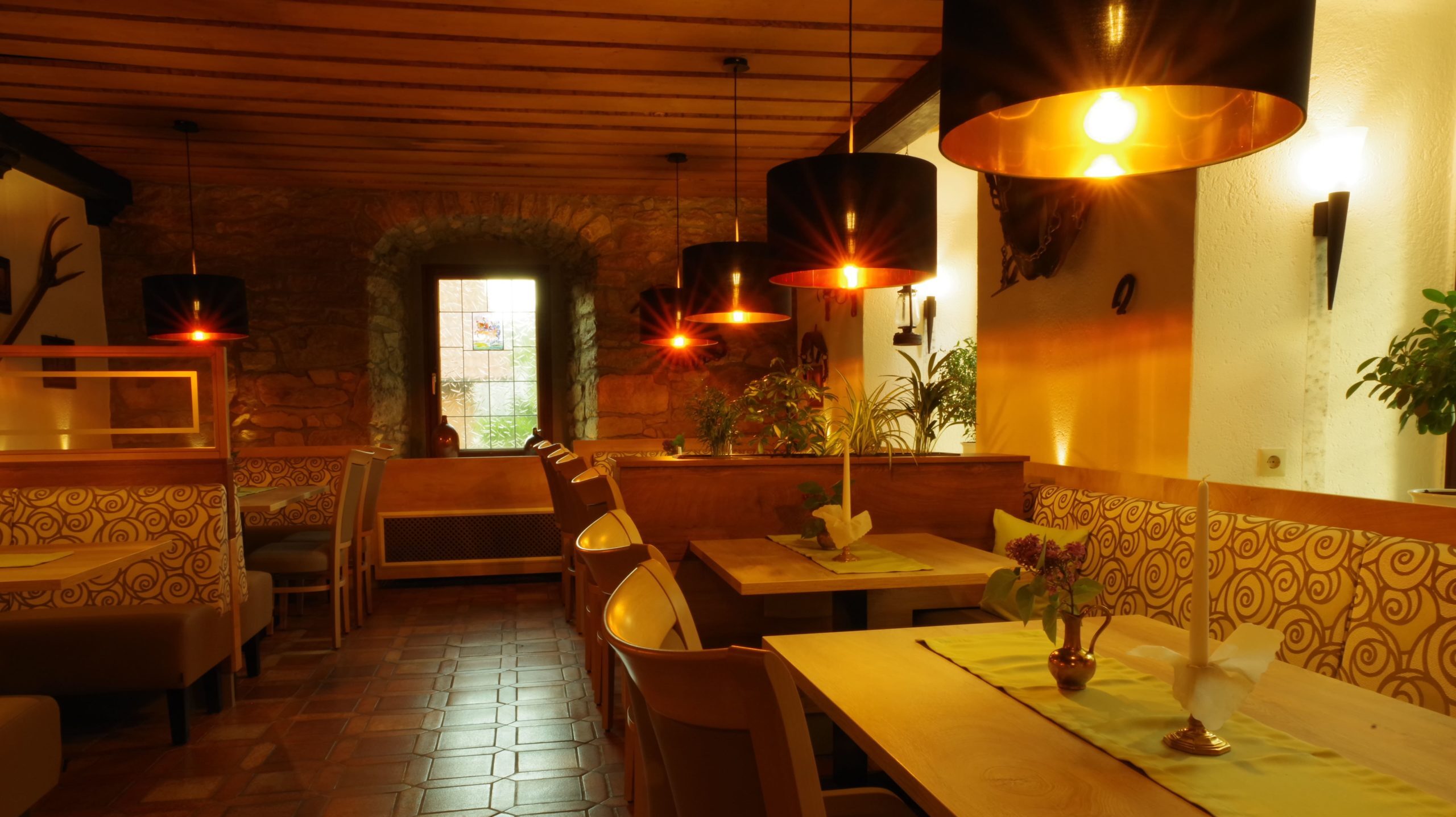 „Gastraum im Land-Gut-Hotel Räuber Lippoldskrug“